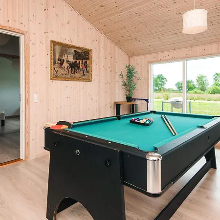 Scandinavian Lakeside Retreat-by Traum Ansager