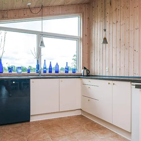 Scandinavian Lakeside Retreat-by Traum