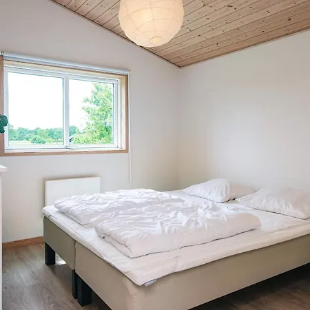 Scandinavian Lakeside Retreat-by Traum 펜션 *