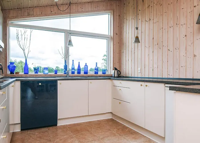 Scandinavian Lakeside Retreat-by Traum