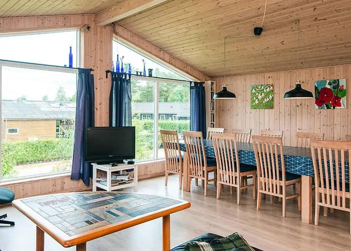 Scandinavian Lakeside Retreat-by Traum Dom wakacyjny