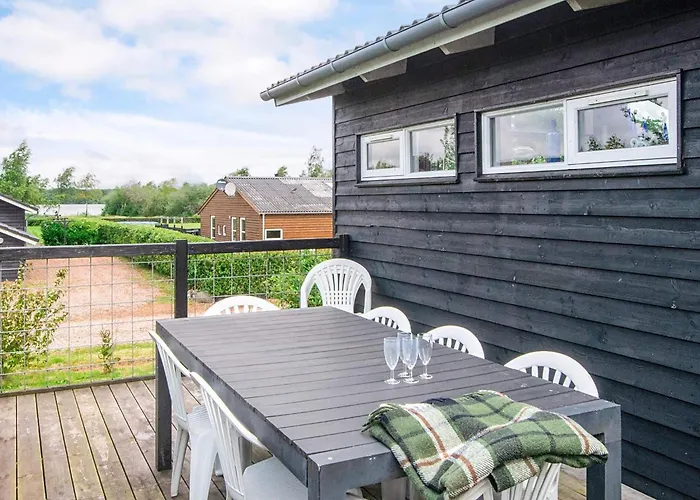 Dom wakacyjny Scandinavian Lakeside Retreat-by Traum