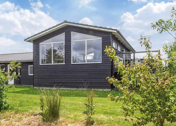 Scandinavian Lakeside Retreat-by Traum Dom wakacyjny *