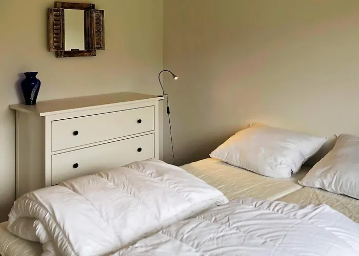 Scandinavian Lakeside Retreat-by Traum Dom wakacyjny *