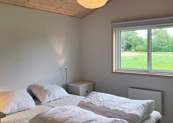 Scandinavian Lakeside Retreat-by Traum Dom wakacyjny *