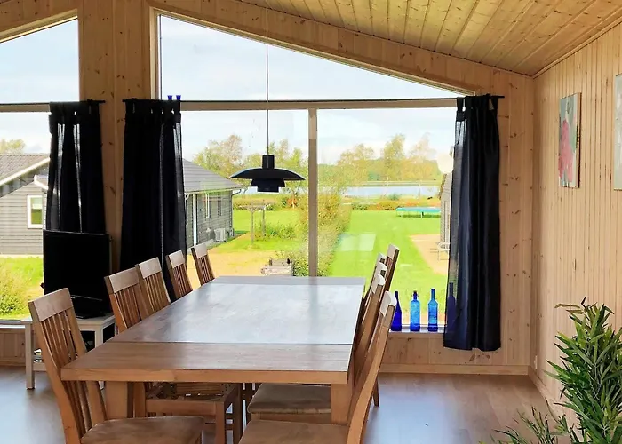 Dom wakacyjny Scandinavian Lakeside Retreat-by Traum Ansager